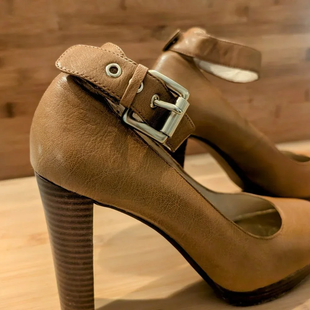 Michael  Kors women's size 9.5 Austin Ankle heel in Luggage brown - Picture 5 of 6